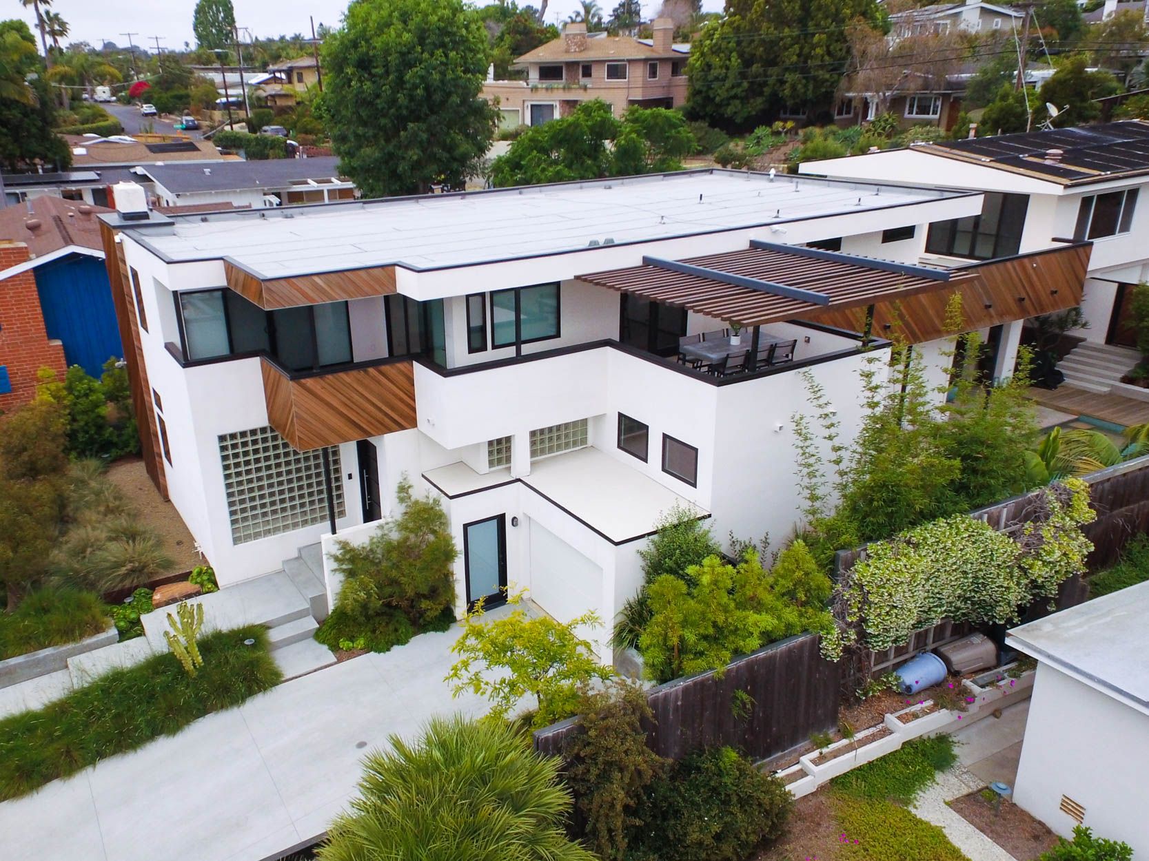 The Edinburg Home, a custom UBuildIt San Diego project in Cardiff, CA